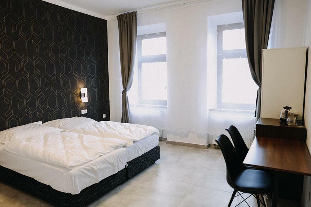 Hotel Oasis Teplice Extérieur photo