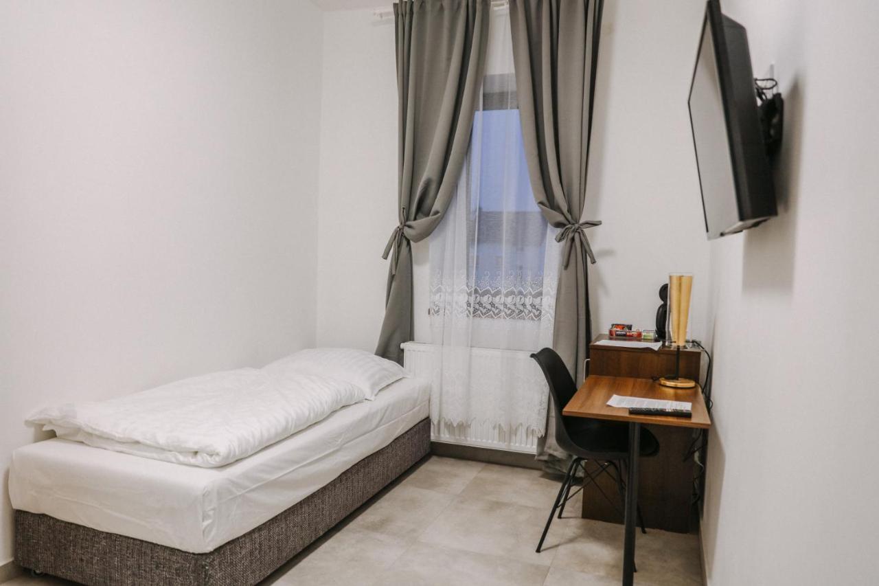 Hotel Oasis Teplice Extérieur photo