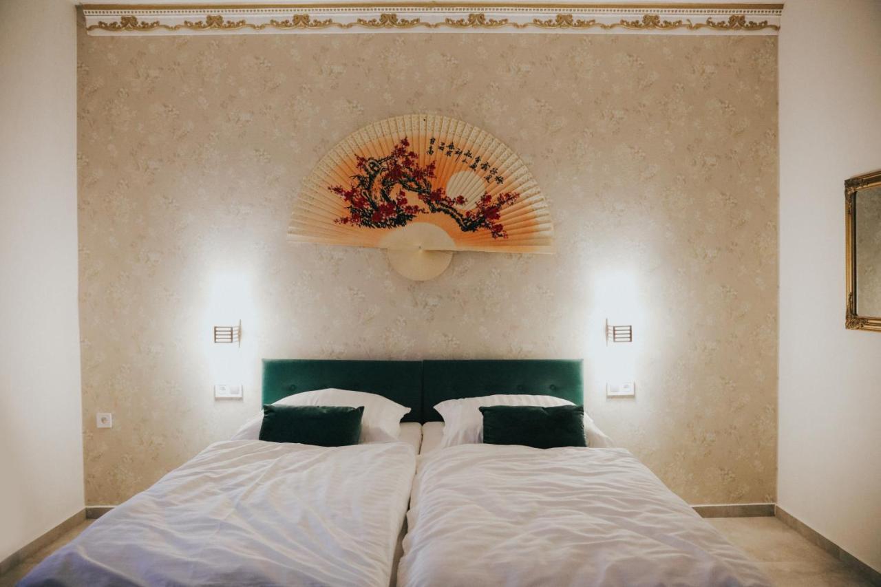 Hotel Oasis Teplice Extérieur photo